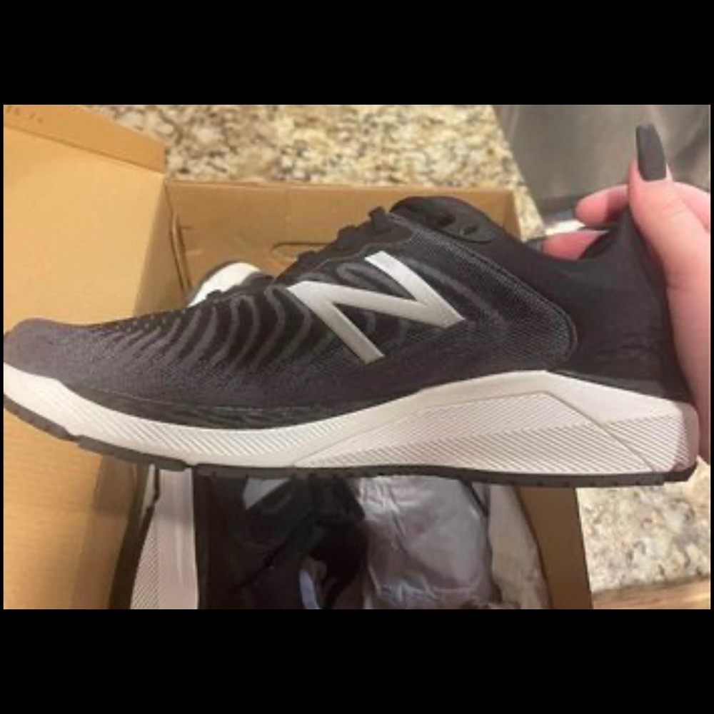 New Balance Women's Fresh Foam 860v11